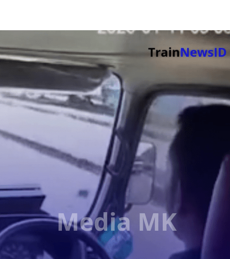 Pejalan Kaki Menabrakan diri ke Bus Trans Semarang