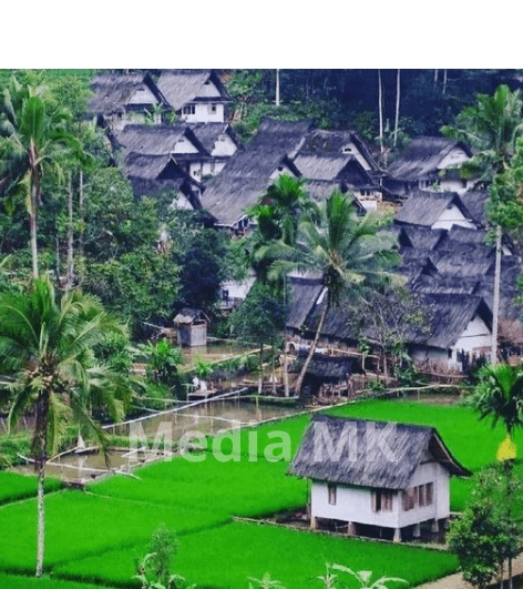 Mengintip Kehidupan Warga Kampung Naga yang Hidup Selaras dengan Alam